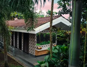 Arenal Backpackers Resort - Bathroom