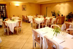 Logis Hotel Restaurant des Voyageurs, Lacs du Levezou - Restaurante