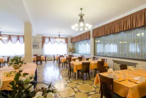 Racar Hotel - Restaurang