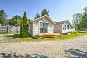'Tiny House Cottage 6' w/ Dock on Crooked Lake - Interior