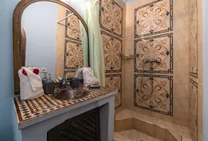 Riad Balkisse - Badezimmer