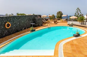 Appartement convivial et familial avec terrasse et internet haut débit | Vue mer | Parfait pour le travail à distance - Piscine