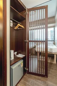 MIJ (KAI TAK) HOTEL - Værelse