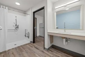 WoodSpring Suites Manteca - Stockton South - Badezimmer