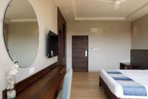 Cosmique Clarks Inn Suites Goa - Room