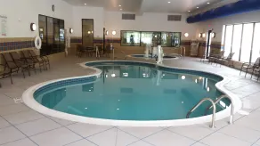 Holiday Inn Express & Suites Cambridge by IHG - Piscine