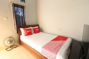 OYO 93267 Barokah Rooms Syariah - Room
