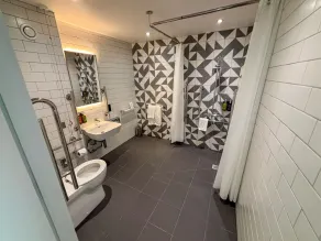 Holiday Inn London - Whitechapel by IHG - Bathroom