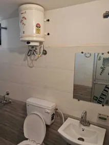 RK LAWNS - Bathroom