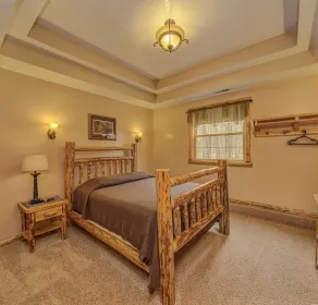 Sojourner's Lodge & Log Cabin Suites - Værelse
