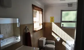 Amakaya Backpackers Travellers Accommodation - Bathroom