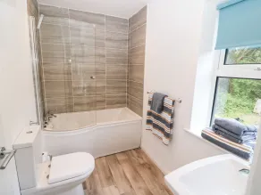 Kealduff Lower - Bathroom