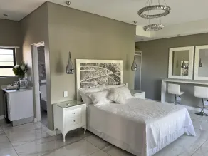 Swan Lake Suites - Værelse
