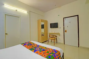 FabHotel Namaha Suites - Nr Hyderabad International Airport, Shamshabad - Room