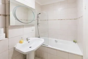 Grosvenor Gardens Apartments - Baño