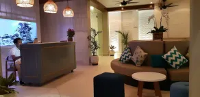 The Beach House Resort - Lobby sitting area