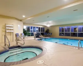 Comfort Suites Tulsa Central - Piscine