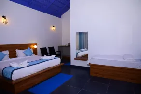 Shree Kalya Resort- Chikmagalur - Zimmer