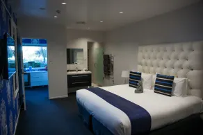 Black Swan Lakeside Boutique Hotel - Chambre