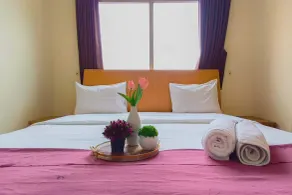 Classic And Warm 2Br At Apartment Taman Beverly - Værelse