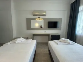 Ünlü Otel - Quarto