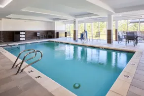 Fairfield Inn & Suites Burlington - Piscine