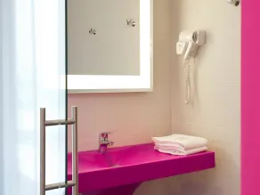 Ibis Styles Nivelles - Bathroom