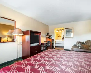 Econo Lodge Springfield I-44 - Room