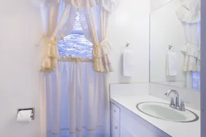 Views inside Yosemite-Timber Lodge-Sleeps 6 - Badeværelse