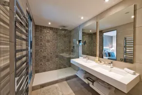 Golden Tulip Sophia Antipolis - Hotel & Spa - Bathroom