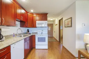 Hi-Tide Resort King Bed Dogs OK Unit 01 - Private kitchen