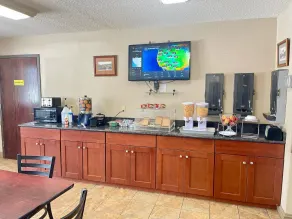 Super 8 by Wyndham Ithaca - Restaurant