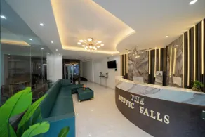 Perfectstayz Premium Mystic falls with Rooftop Pool & Cafe - Recepción