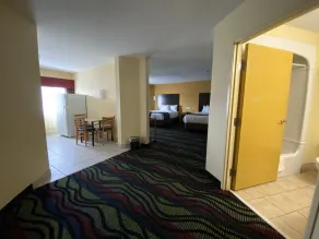 Days Inn & Suites by Wyndham Augusta Near Fort Eisenhower - Chambre