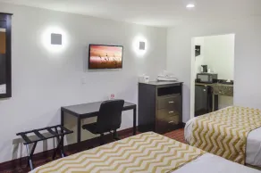 Travelodge by Wyndham Manhasset - Chambre