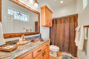 Farm Retreat w/ Furnished Patio: 12 Mi to Mckinney - Interiör