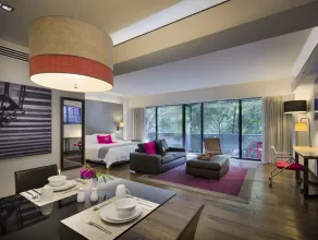 Las Suites Campos Eliseos - Room