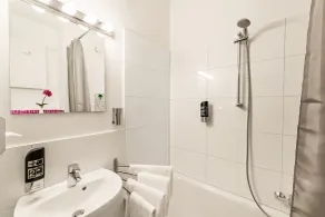 Alecsa Hotel am Olympiastadion - Bathroom