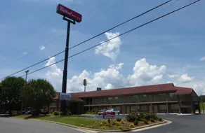 Red Roof Inn & Suites Cleveland, TN - Exterior