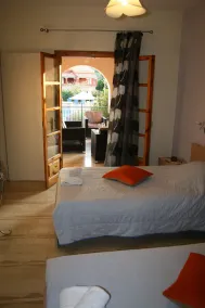 Emily's Apartments - Room