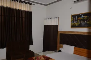 Goroomgo Hotel Rajawat Madhya Pradesh - Habitación