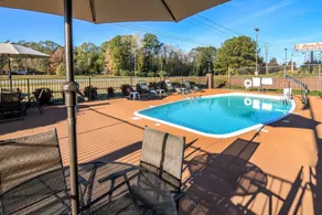 Quality Inn Alexander City - Piscina