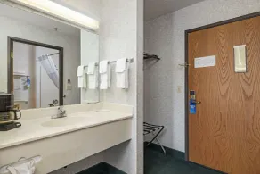 Days Inn by Wyndham Battlefield Rd/Hwy 65 - Zimmer