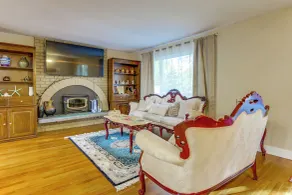Family Retreat w/ Hot Tub & Game Room in Everett! - Innenbereich