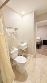 Beachtree Motel - Bathroom