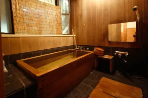 源泉掛け流しの宿Albergo湯楽 - Salle de bain