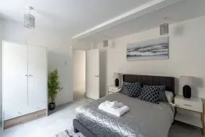 2 Bed Stylish Central Rochester Apartment Sleeps 4 Netflix Work Space - Chambre