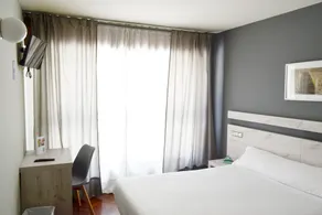 Alda Puerta Coruña - Chambre