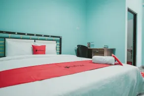 RedDoorz near RSUD Koja - Room