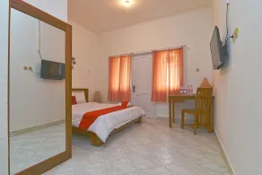 RedDoorz @ Jalan Gatot Subroto Denpasar - Zimmer